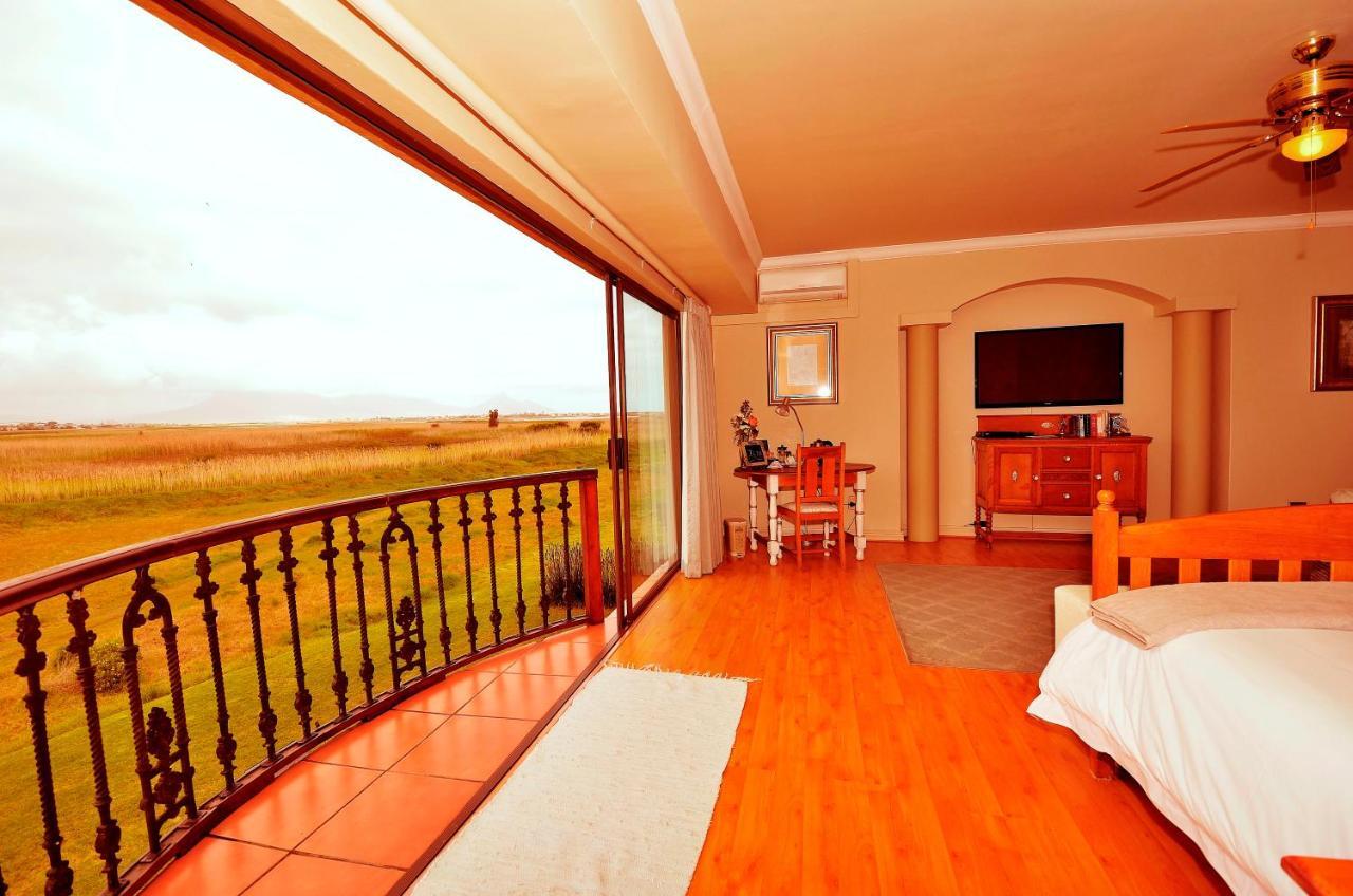 Casa Mia Guesthouse Table View Buitenkant foto
