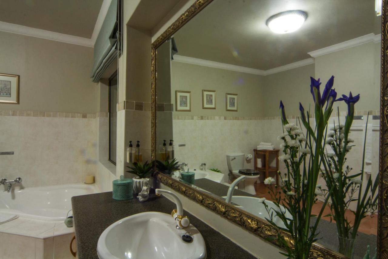 Casa Mia Guesthouse Table View Buitenkant foto